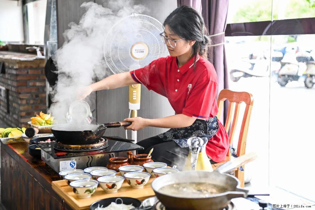 全网追的“扁担女孩”，找了一份暑假工，时薪12元 - 娄底生活资讯 - 娄底28生活网 ld.28life.com
